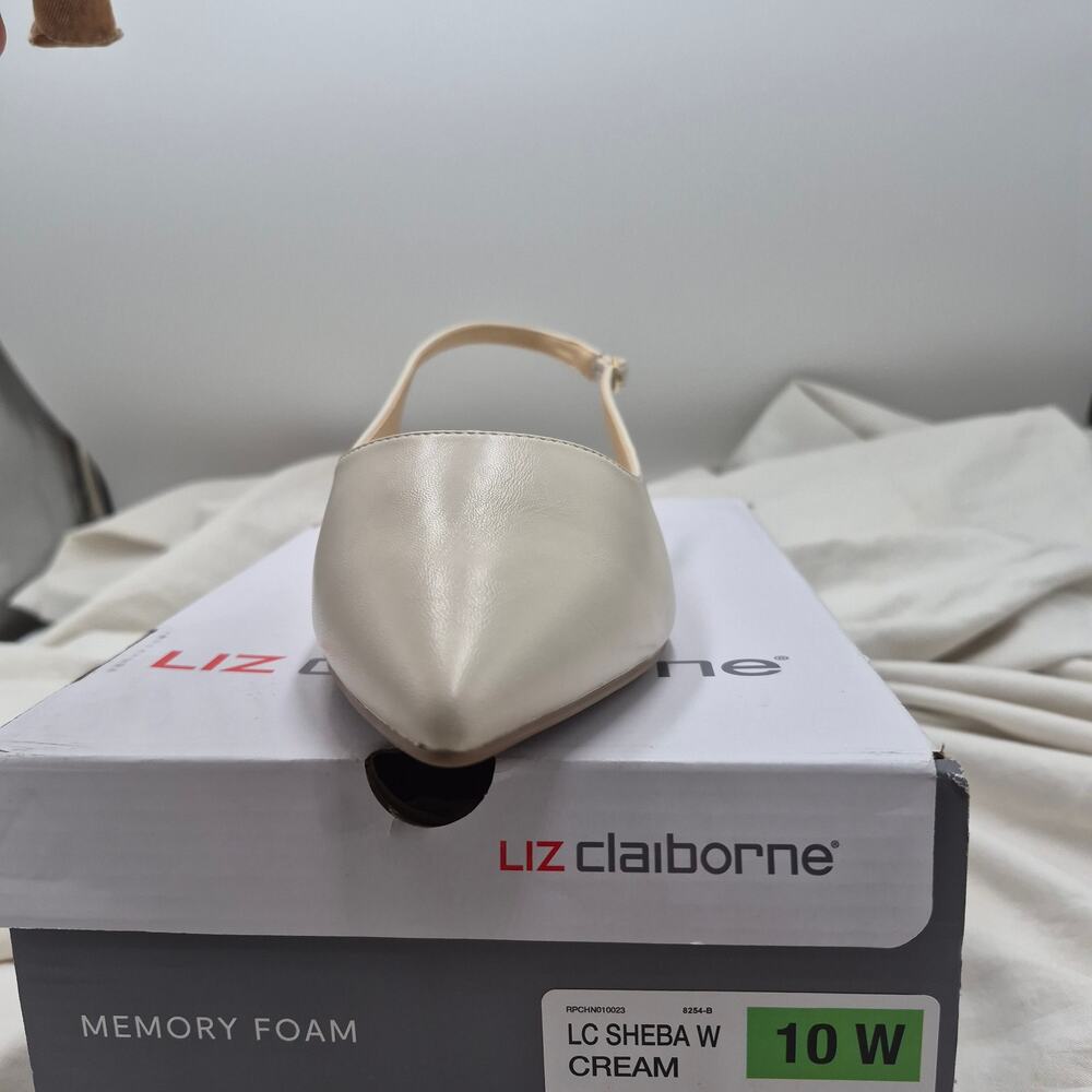 NEW Liz Claiborne Sheba Pointed Toe Slingback Flats Cream Shoes Size 10 Wide - Picture 6 of 9
